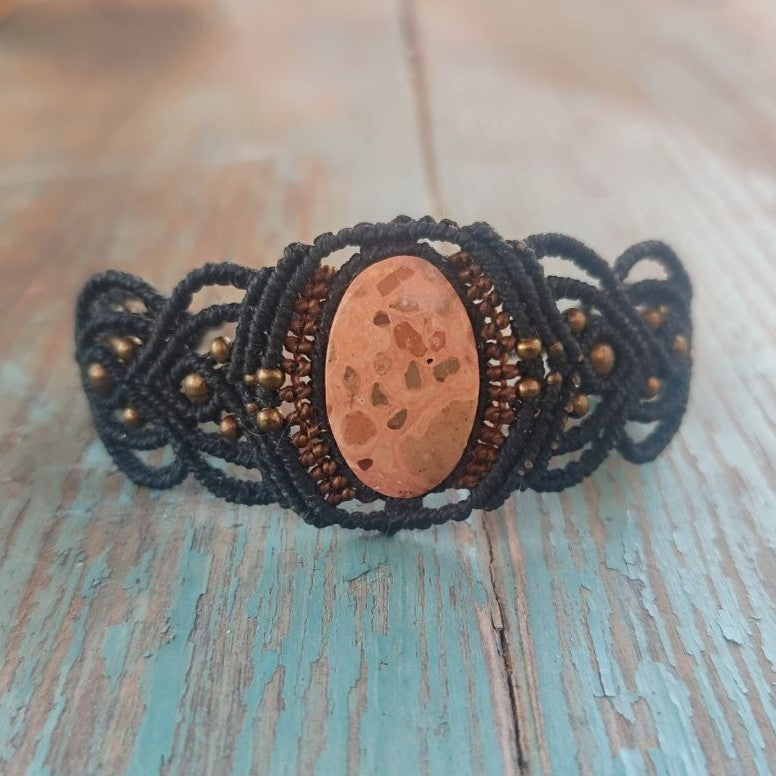 pulsera de macramé ancha negra con piedra