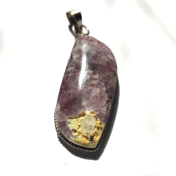 Colgante de amatista con doble baño de plata