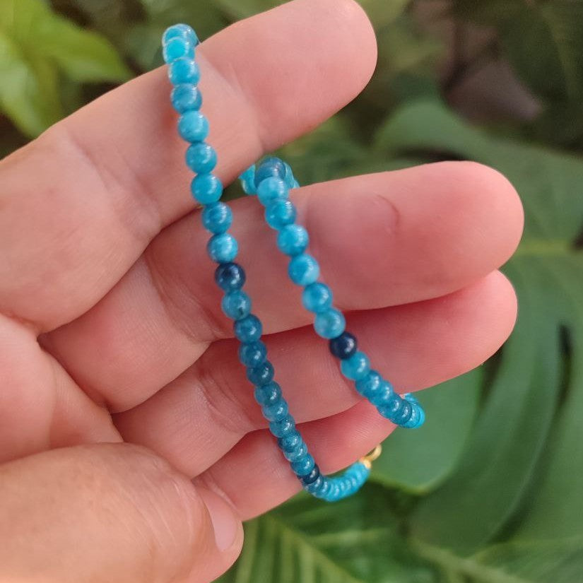 Collar de apatita azul