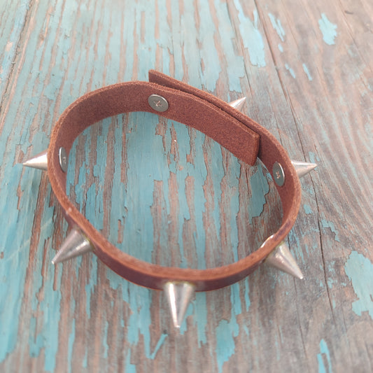 pulsera de pinchos, pulsera punk, pinchos y cuero