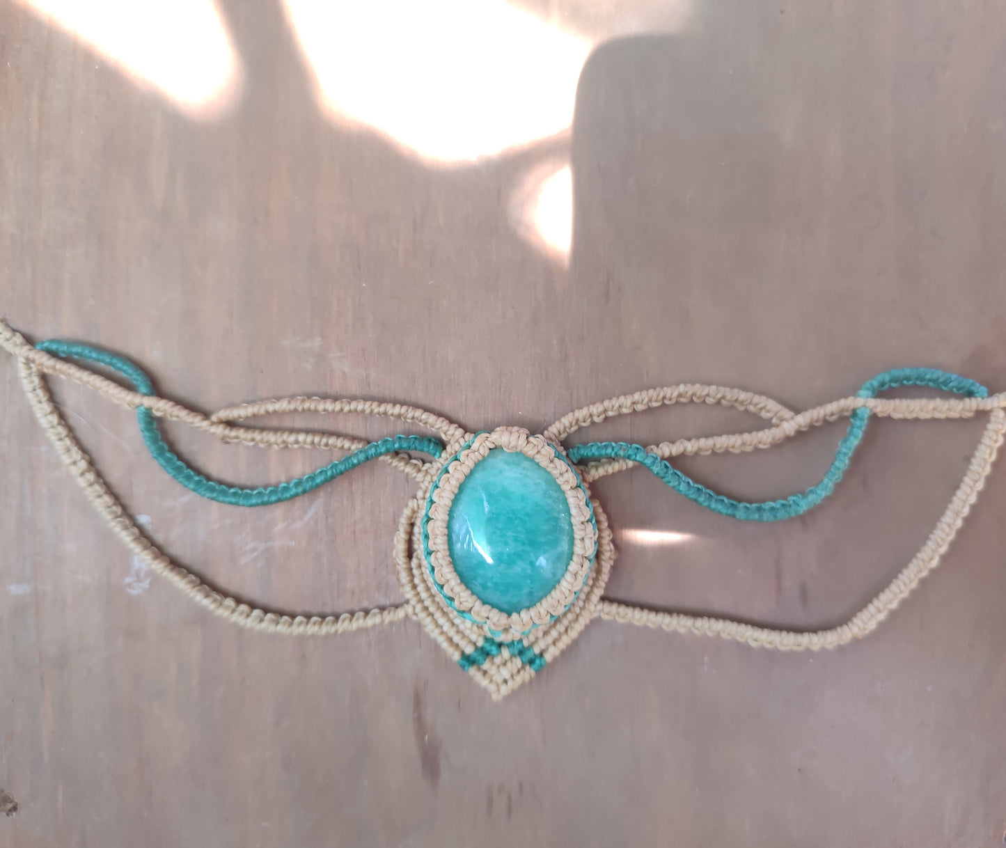 collar de macramé verde y beige - collar boho - gargantilla de micro macramé - collar de amazonita - piedra verde - piedra azul
