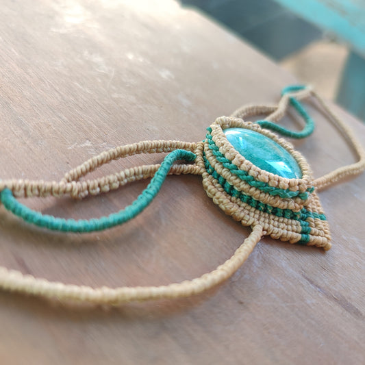 collar de macramé verde y beige - collar boho - gargantilla de micro macramé - collar de amazonita - piedra verde - piedra azul