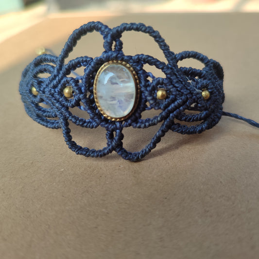 pulsera de macramé con piedra luna, pulsera ancha con piedra