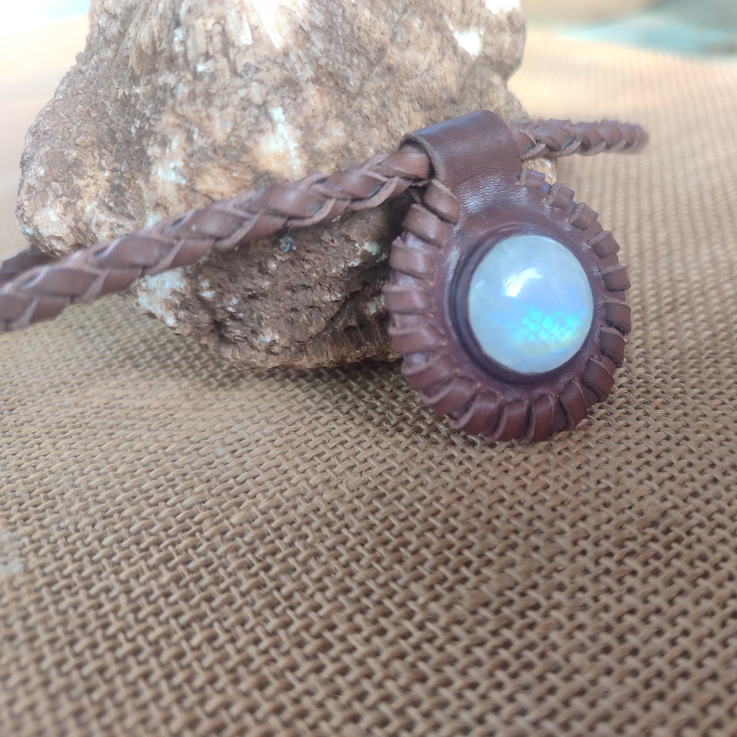 Cordón de cuero trenzado con colgante con piedra, colgante piedra luna, collar de cuero hombre, cuero con piedra