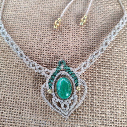 macrame malachite necklace, hippie thread necklace, hippie stone necklace