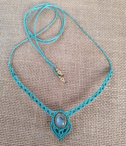 gargantilla de macramé con piedra, labradorita azulada, collar verde agua
