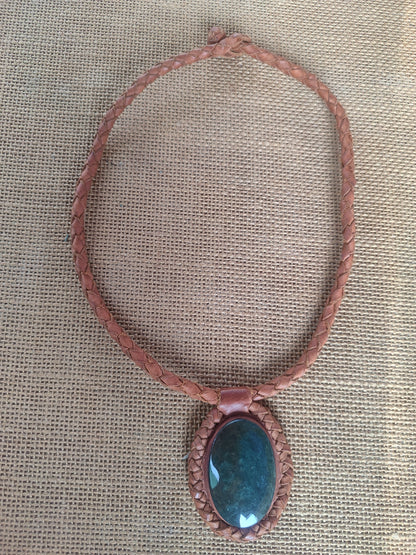 collar de cuero obsidiana manto huichol trenzado a mano, collar gordo de cuero, nudo de bola, collar de cuero con piedra