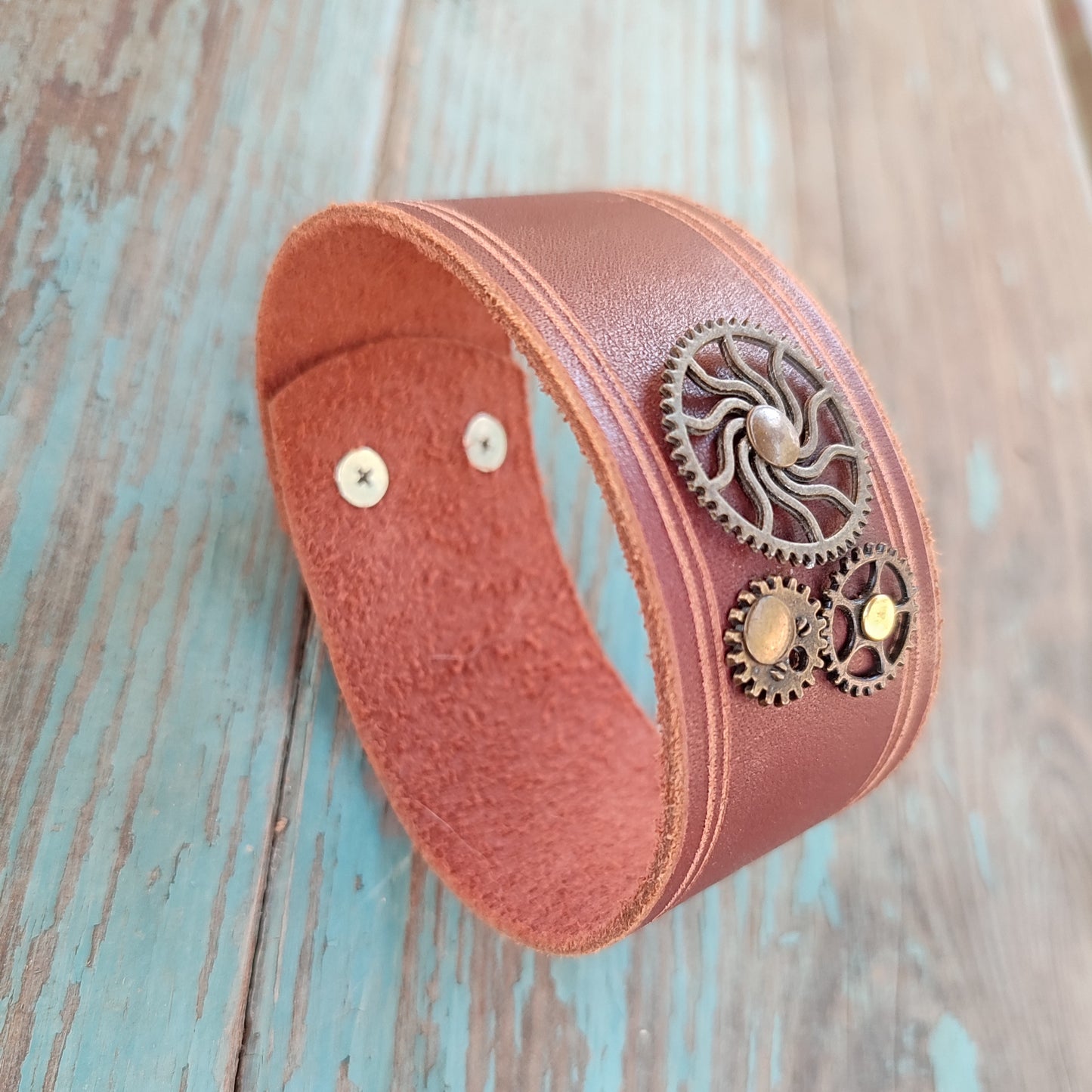 pulsera de cuero ancha con engranajes, muñequera steampunk, brazalete de cuero con engranajes