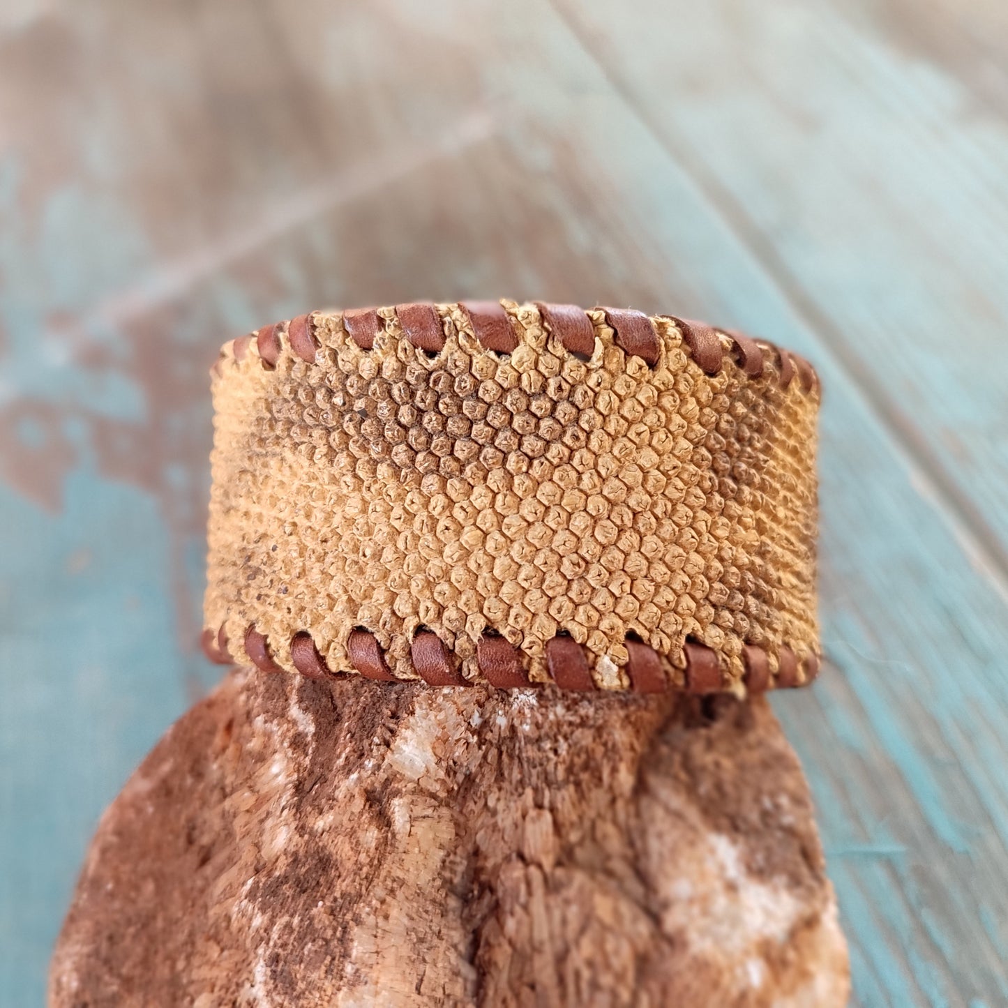pulsera ancha de cuero