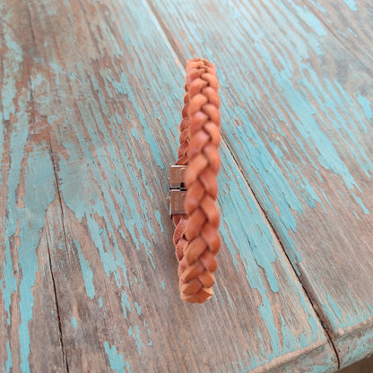 pulsera de cuero trenzada a mano con cierre de acero