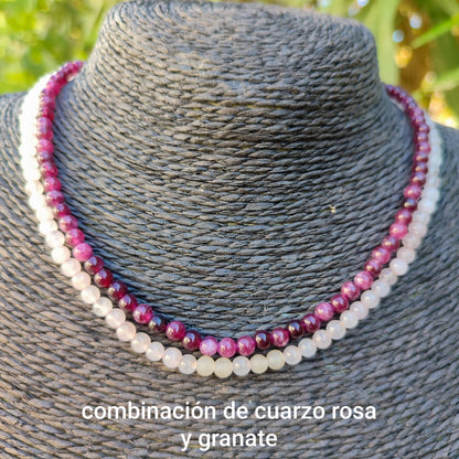 Combinación de collares de cuarzo rosa y granate natural.