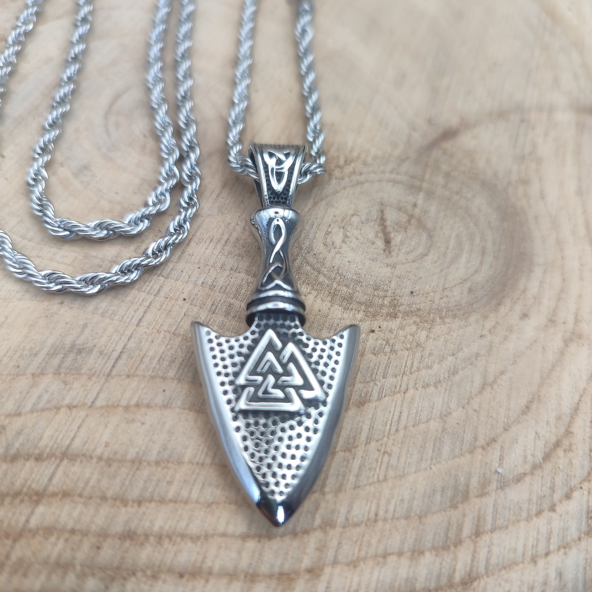 Colgante de la lanza de Odín Gungnir con símbolo Valknut y cadena de acero