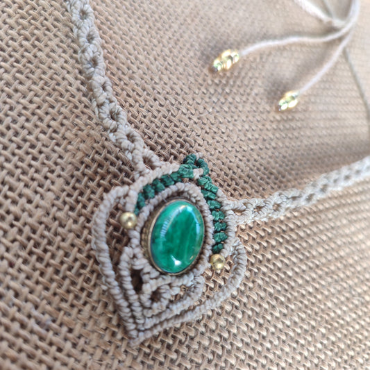 collar con malaquita de macrame, collar de hilo hippie, collar hippie con piedra