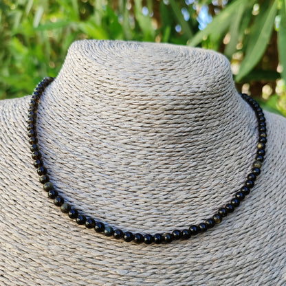 Collar Esencia de obsidiana dorada natural de 4mm en vista frontal