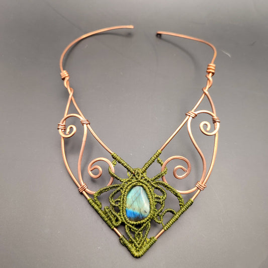 labradorita	Collar artesanal Hada fusión de cobre y macramé con labradorita