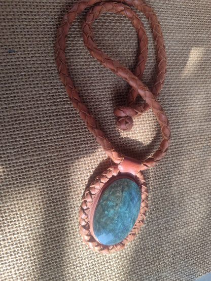 collar de cuero obsidiana manto huichol trenzado a mano, collar gordo de cuero, nudo de bola, collar de cuero con piedra