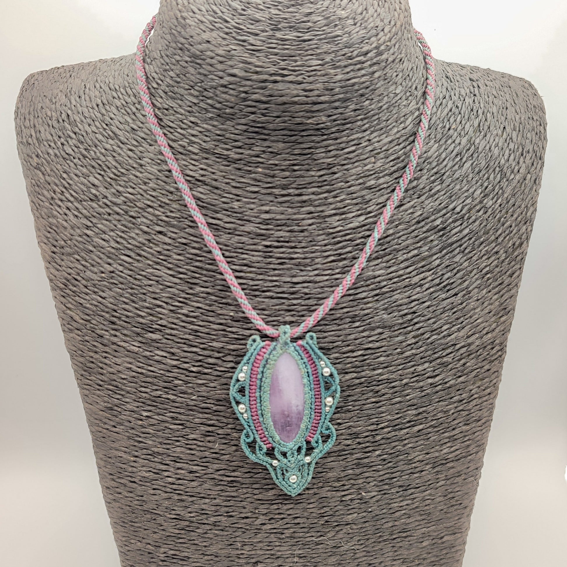 Cordón artesanal técnica Kumihimo hecho a mano para colgante de piedra natural