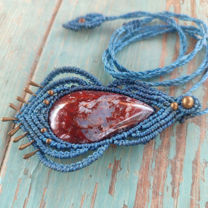 colgante de macramé con ágata crazy lace