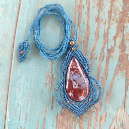 colgante de macramé con ágata crazy lace