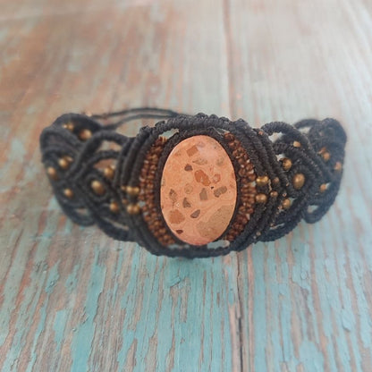 pulsera de macramé ancha negra con piedra