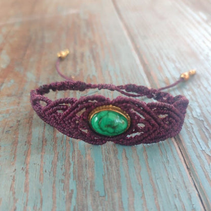 pulsera de macramé con malaquita
