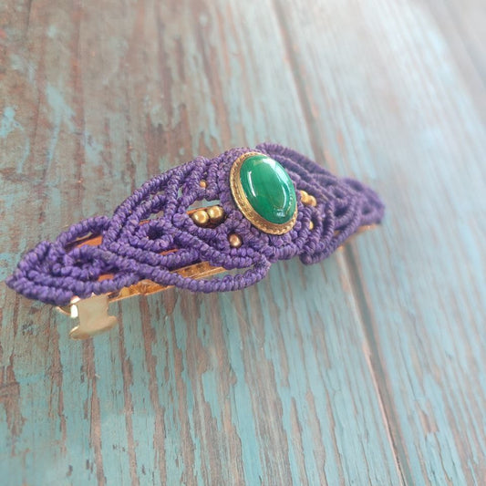 clip para el pelo morado con malaquita