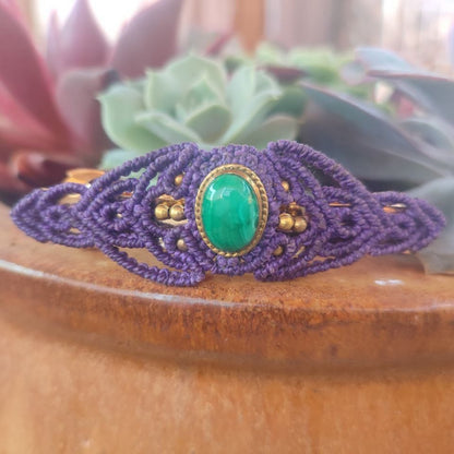 clip para el pelo morado con malaquita