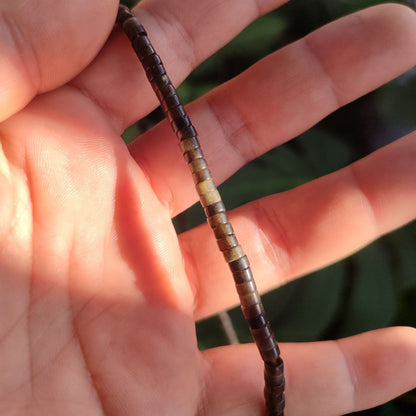 Collier en obsidienne dorée