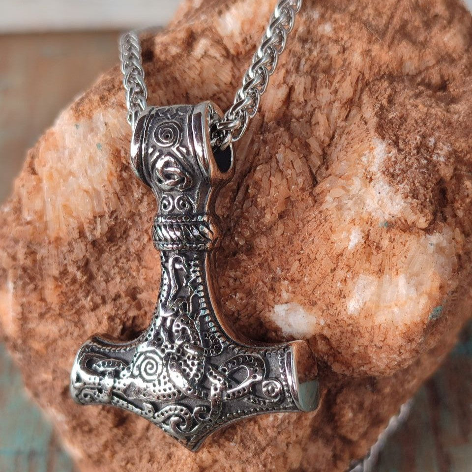 Colgante martillo de Thor