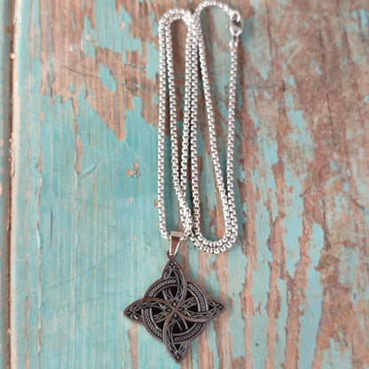 Pendentif nœud de sorcière