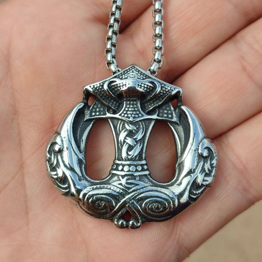 Collar cabezas de cuervo vikingo