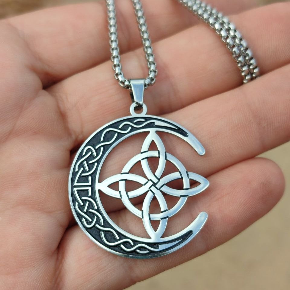 Witch's knot pendant with moon