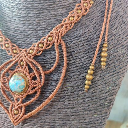 Collar de macramé con apatita