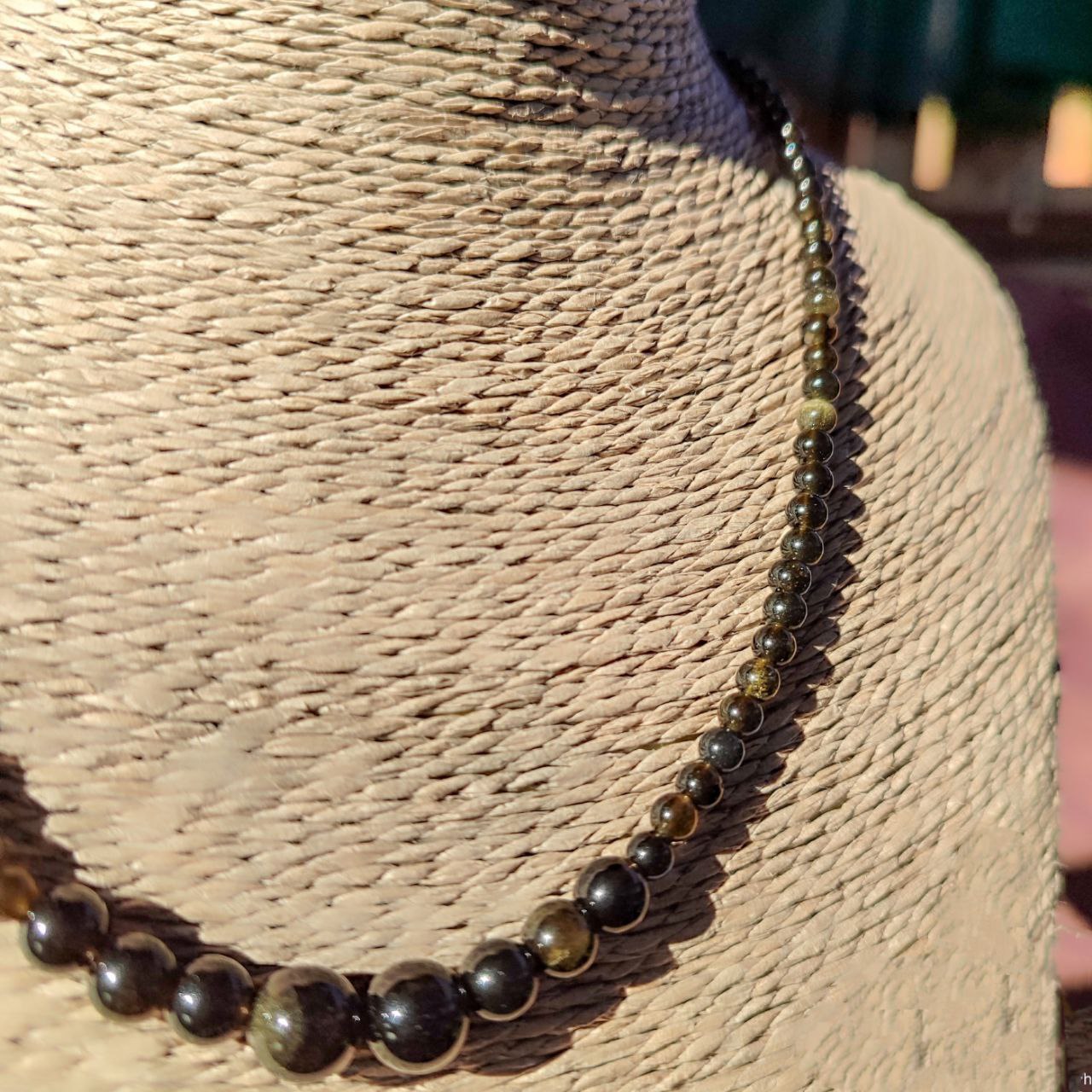 Collar Raíz de obsidianas doradas