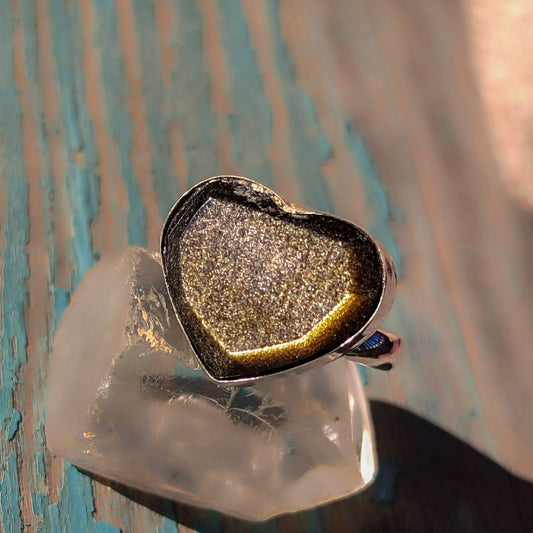 Anillo de obsidiana dorada