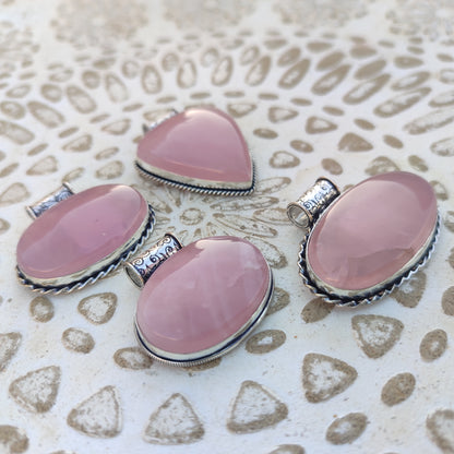 Colgante de Cuarzo Rosa Grande | Joyería de la India