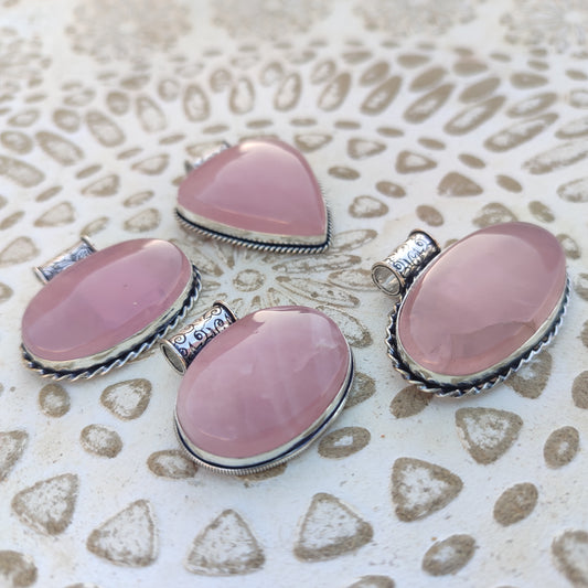 Colgante de Cuarzo Rosa Grande | Joyería de la India