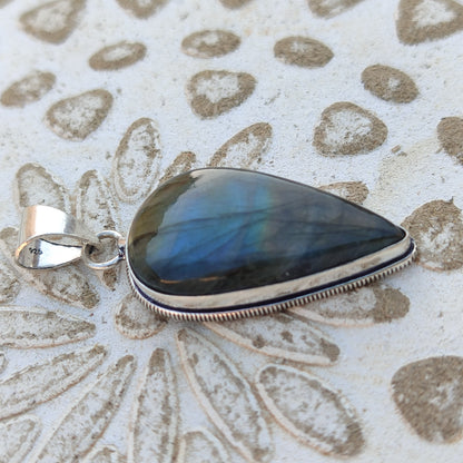 Colgante de Labradorita Natural | Joyería de la India