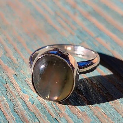 Anillo de labradorita