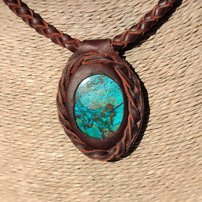 Collar cuero trenzado turquesa y crisocola
