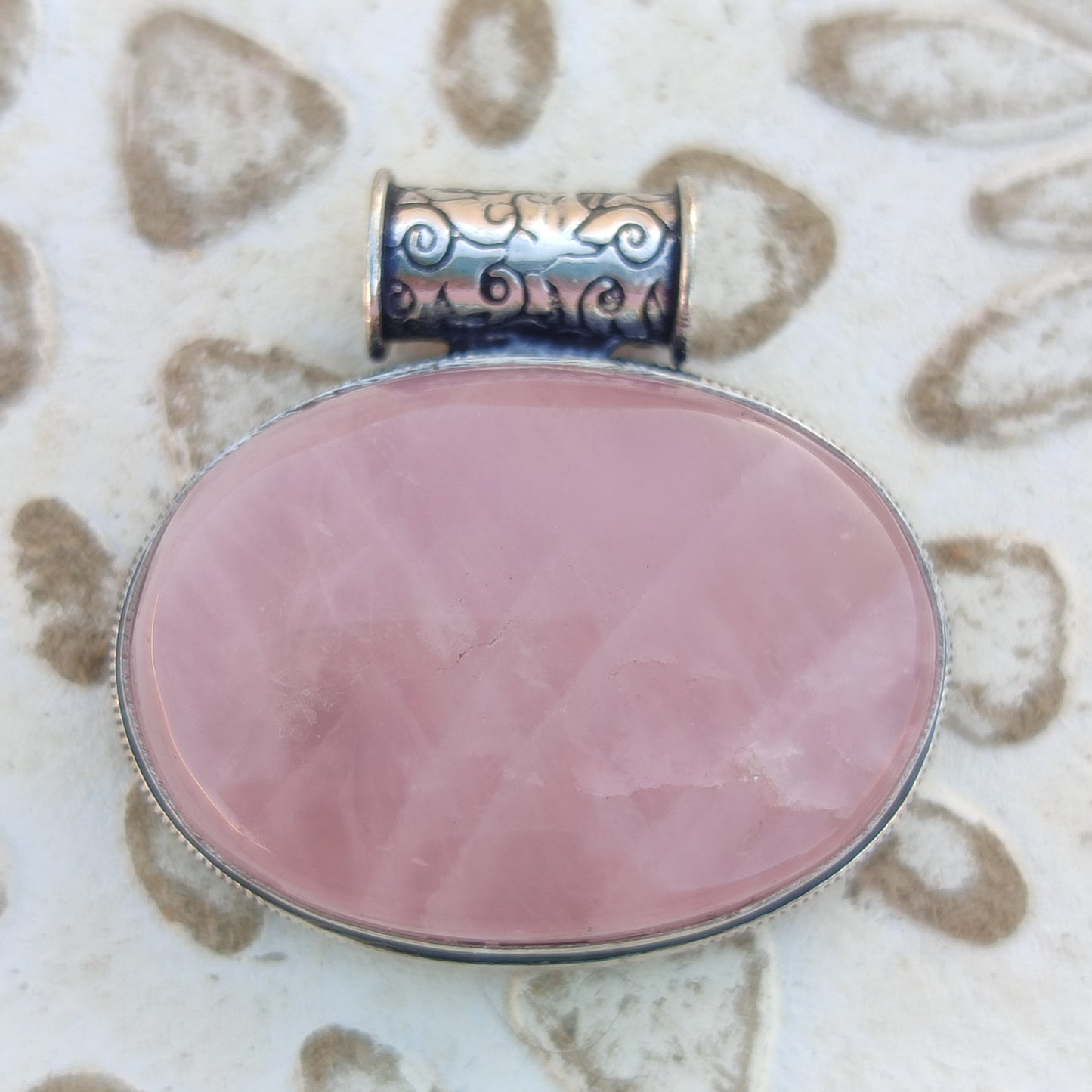 Colgante de Cuarzo Rosa Grande | Joyería de la India