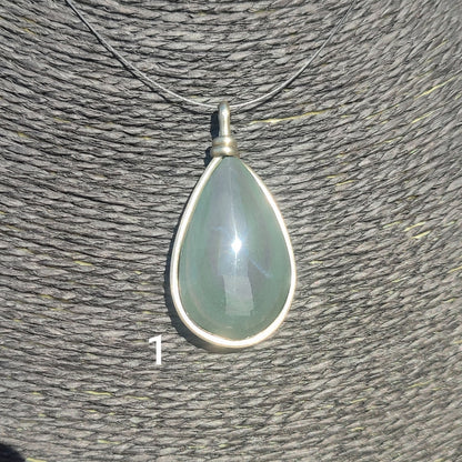 Pendentif en obsidienne arc-en-ciel