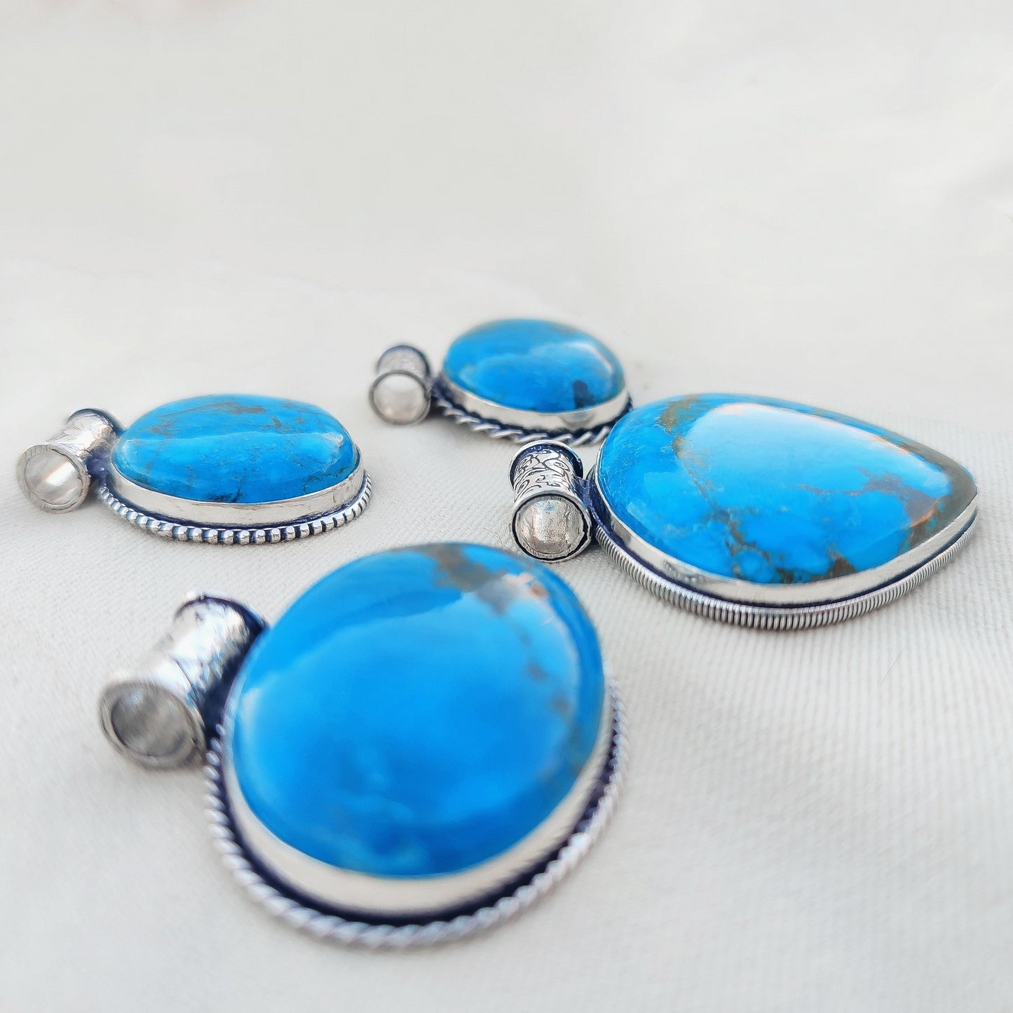 Colgante Turquesa con Reasa Tubular | Joyería de la India