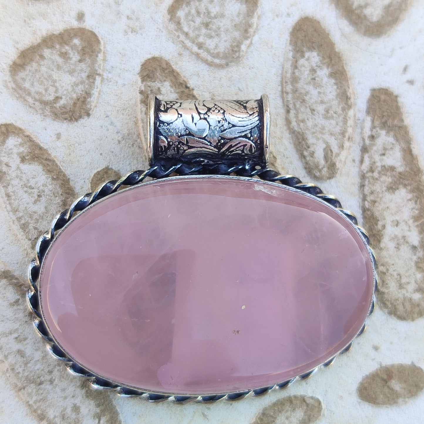 Colgante de Cuarzo Rosa Grande | Joyería de la India