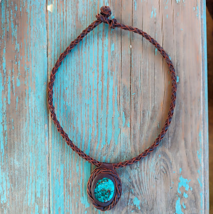 Collar cuero trenzado turquesa y crisocola