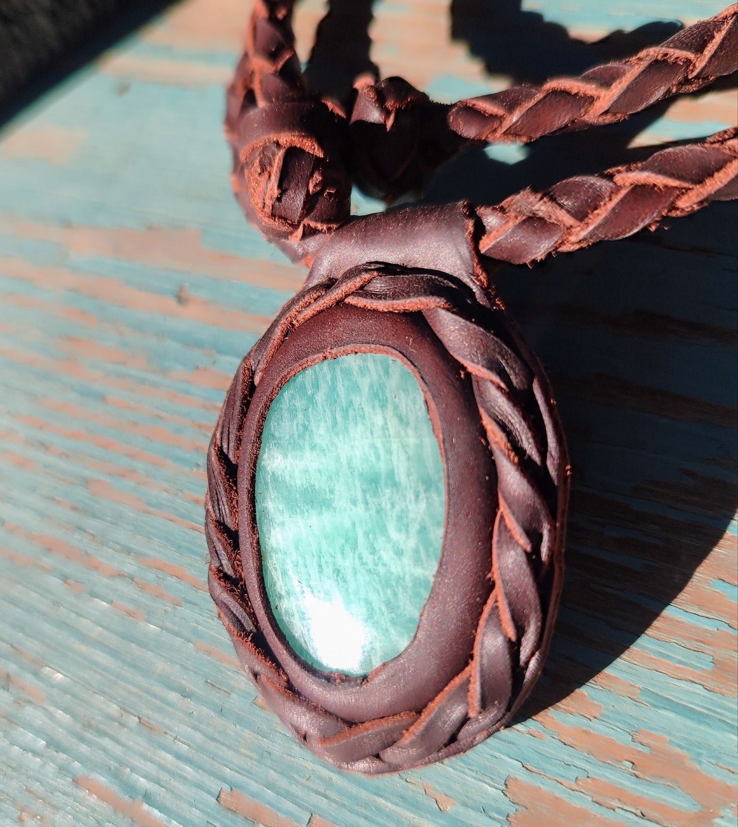 Collar cuero trenzado amazonita