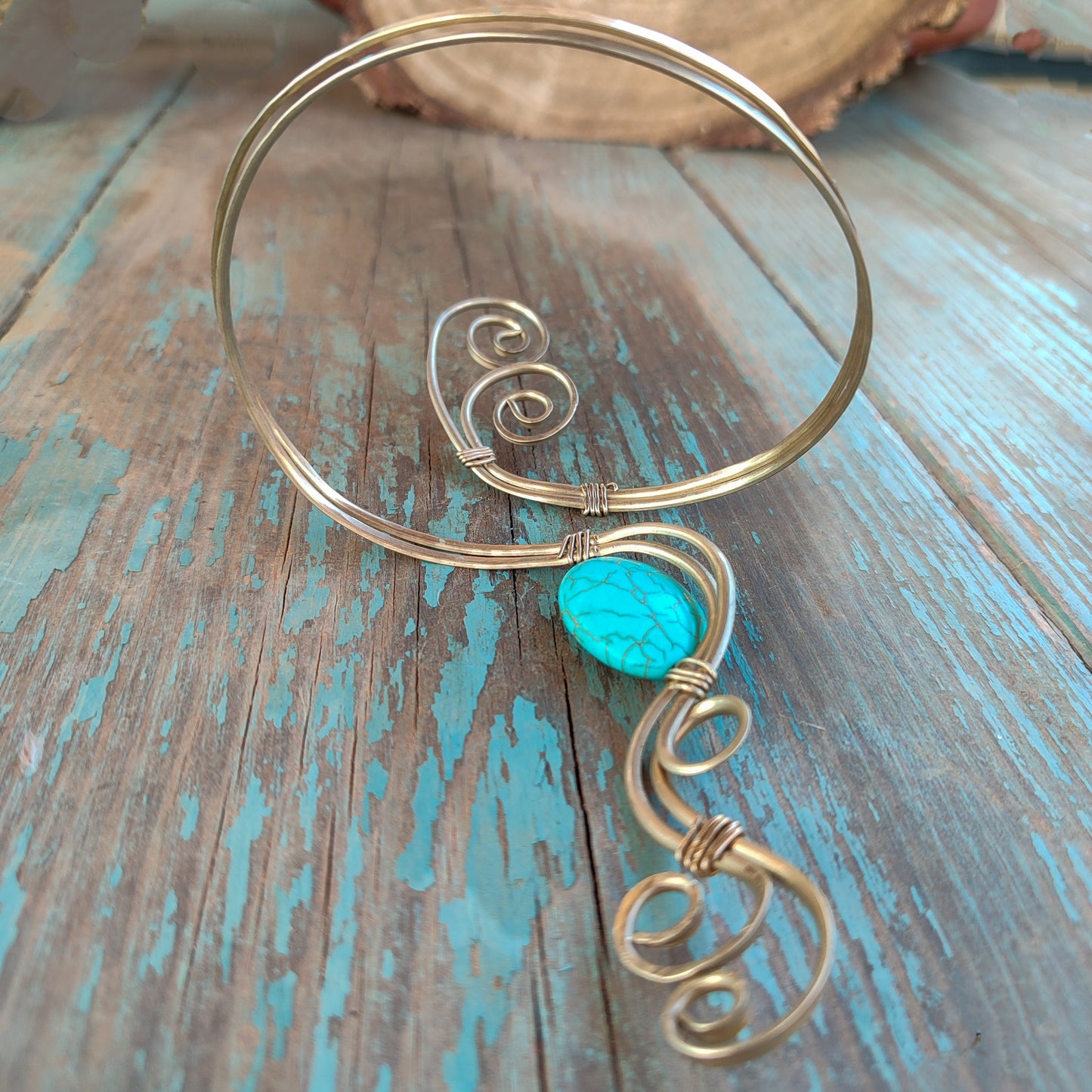 Brazalete grande de Espirales para Bíceps en Alpaca con Howlita