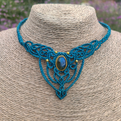 Collar Guardian de la Luz – Labradorita y Macramé Artístico