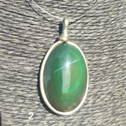 Pendentif ovale en obsidienne arc-en-ciel