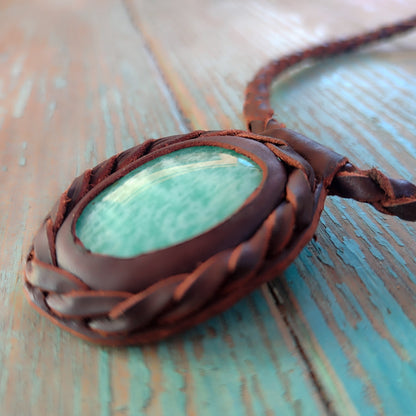 Collar cuero trenzado amazonita